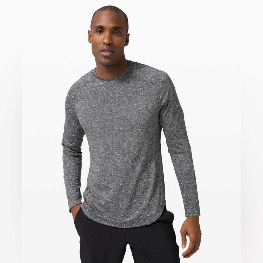 Lululemon Fresh Form Long Sleeve
Black / White